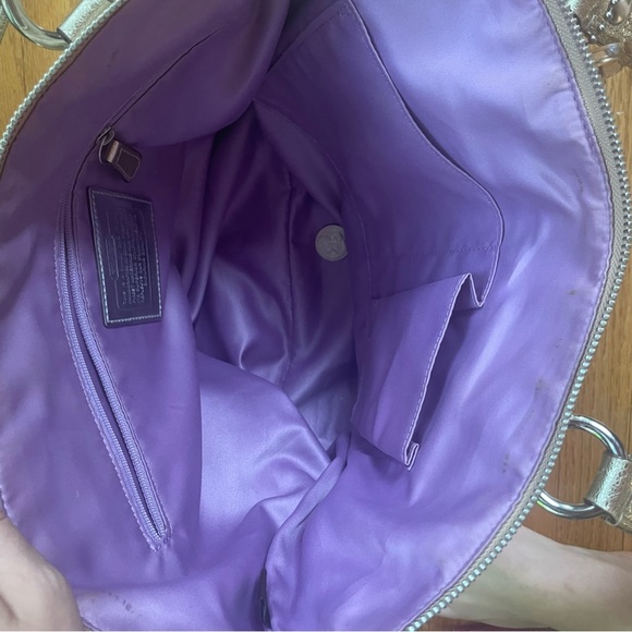 Gold coach poppy tote - Picture 3 of 8